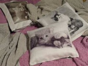 pechat_foto_na_podushke_i_podarok_i_marketingovyj_xod